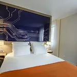 酒店 普瓦捷未来影视城美居酒店 4*