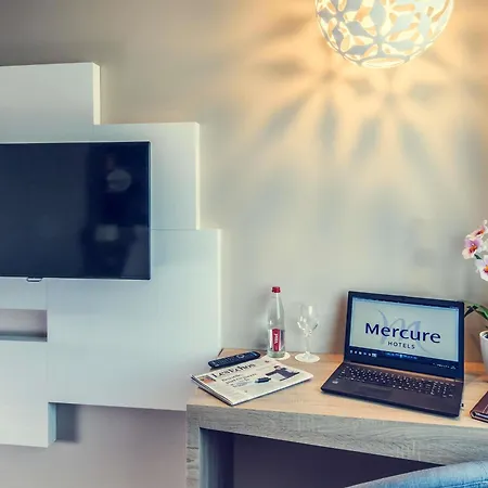 Hotel Mercure Poitiers Site Du Futuroscope 4*