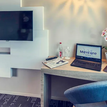 מלון Mercure Poitiers Site Du Futuroscope