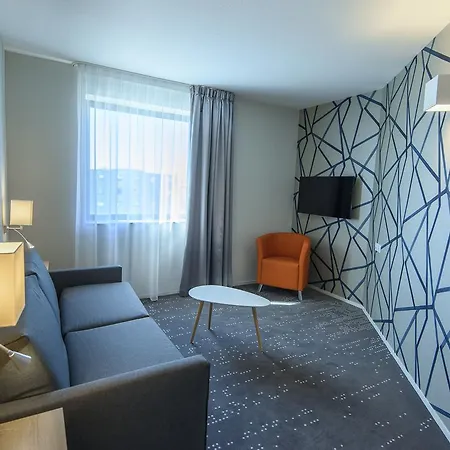 Hotel Mercure Poitiers Site Du Futuroscope 4*