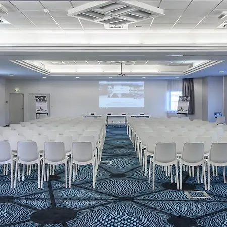 מלון Mercure Poitiers Site Du Futuroscope שאסנוי-דו-פוואטו