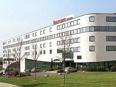 Mercure Poitiers Site Du Futuroscope Отель 4*