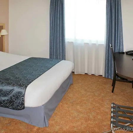 Mercure Poitiers Site Du Futuroscope ホテル 4*